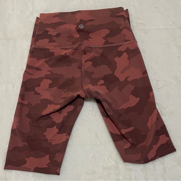 NWOT Lululemon Print Yoga Pants - Picture 3 of 3